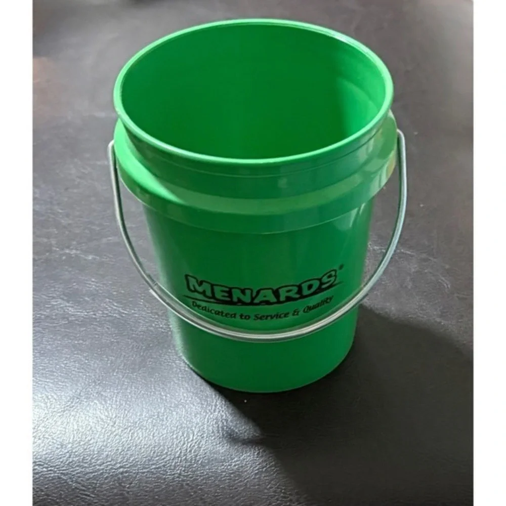 Menards Mini Green Plastic Bucket with Metal Handle Novelty Desktop Organizer